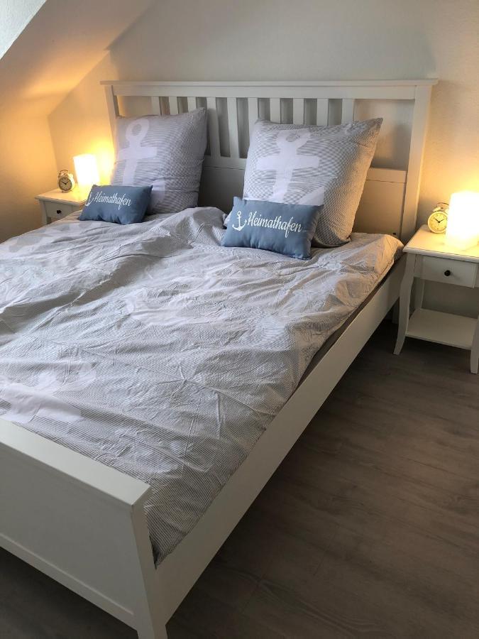 Deck 2& Deck 4 Ferienwohnungen In Sandstrandnahe 부숨 외부 사진